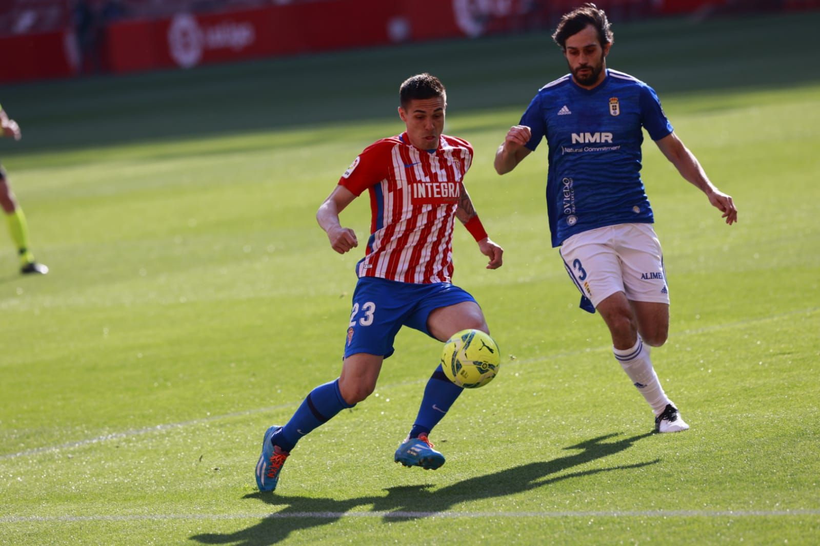 En imágenes: el derbi entre el Sporting y el Real Oviedo