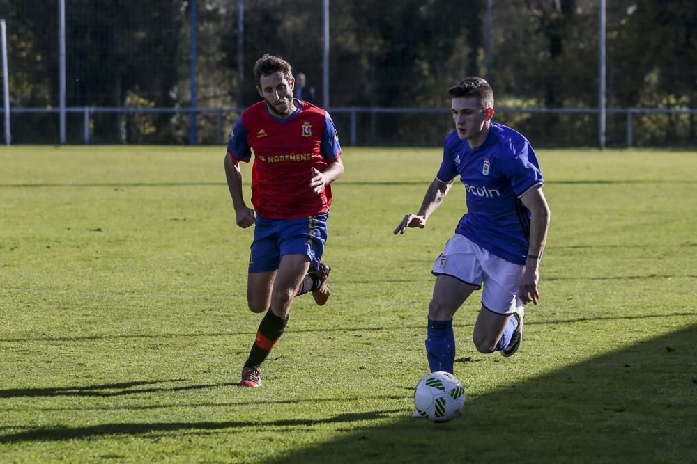 El partido entre el Oviedo B y el Condal, en imágenes