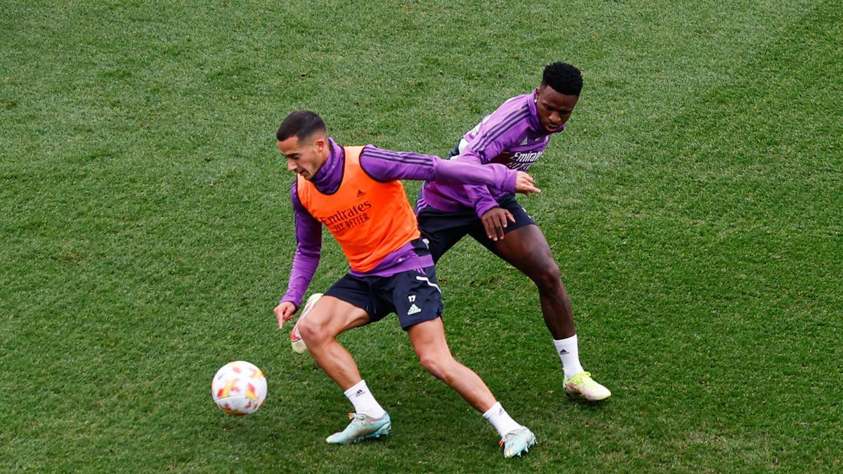 Vinicius y Lucas Vázquez, en el entrenamiento de este lunes