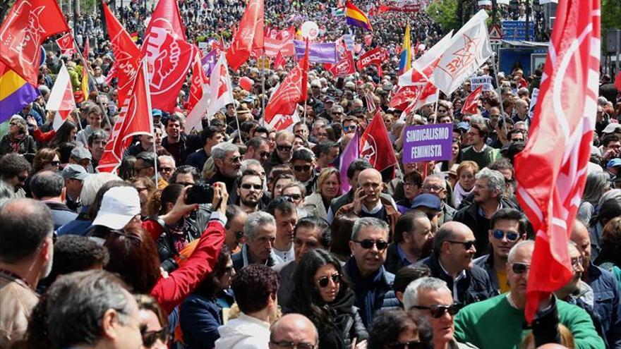 Los sindicatos reclaman una subida generalizada de los salarios