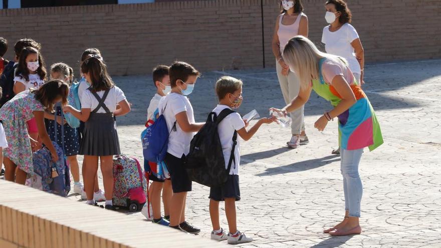 Educación garantiza de 4 a 8 docentes por centro como servicios mínimos en la huelga de este viernes