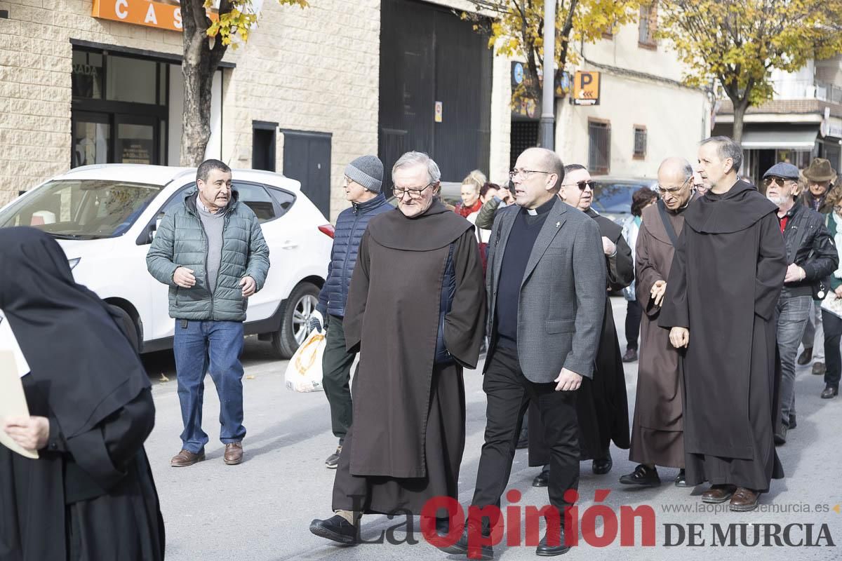 Así ha sido el traslado del cuatro y la reliquia de Santa Teresa de Jornet desde el Asilo hasta la Parroquia de la Concepción en Caravaca