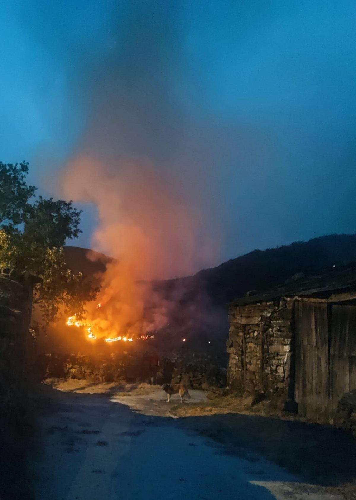 Incendio en Chandrexa de Queixa.
