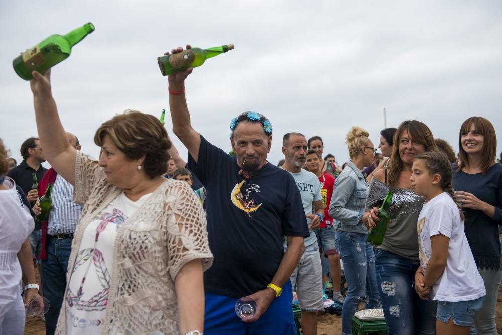 Al récord de escanciado en Gijón le faltaron 202 culetes