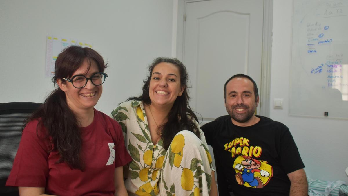 Vídeo | Más móviles y menos autonomía: así han cambiado los niños que llegan a los campamentos de Cáceres