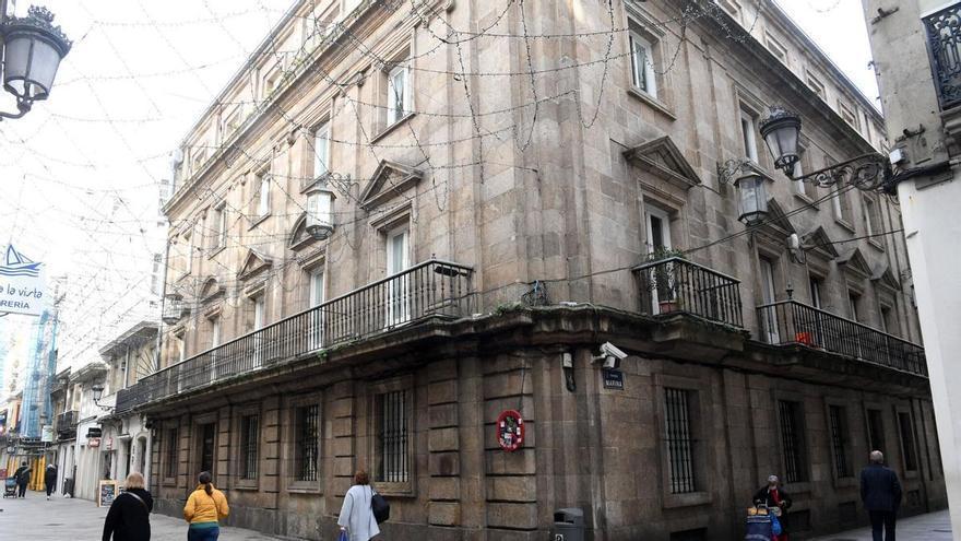 Los retrasos en extranjería de A Coruña obligan a pagar por un turno o ir hasta Ribeira: "Nunca visualicé una cita, ni siquiera una"
