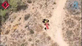 Rescatan a un joven de la Cruz de la Muela de Orihuela tras sufrir un golpe de calor