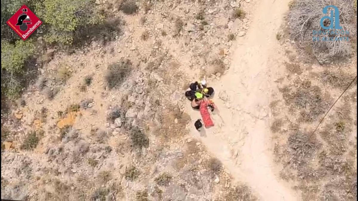 Rescate de un joven tras sufrir un golpe de calor en la Cruz de la Muela de Orihuela