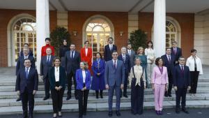 Primera foto de familia del nuevo Gobierno de Pedro Sánchez.