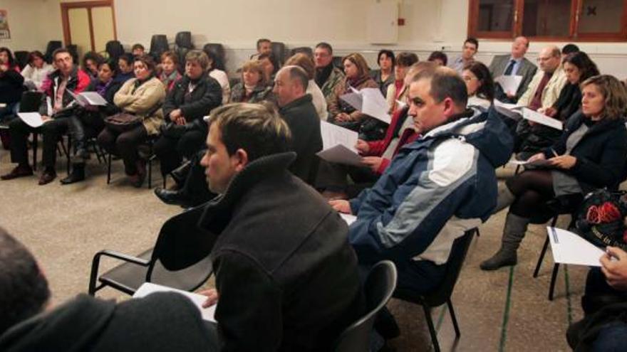 Una de las últimas reuniones de las distintas asociaciones de padres de alumnos de Elche.