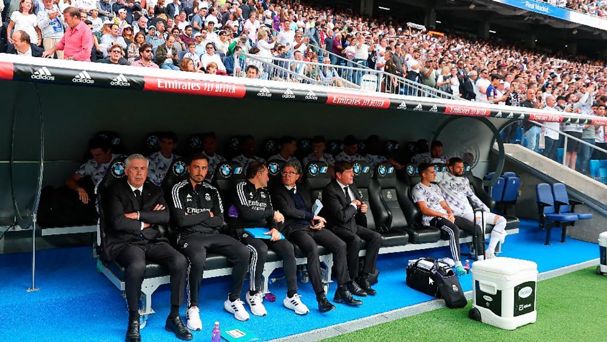 Ancelotti y en el banquillo del Real Madrid