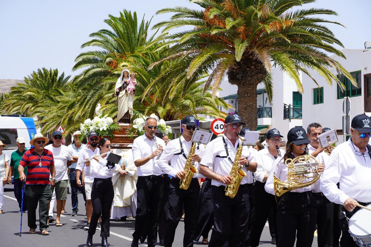 Procesión marítima de la Virgen del Carmen en Arrieta