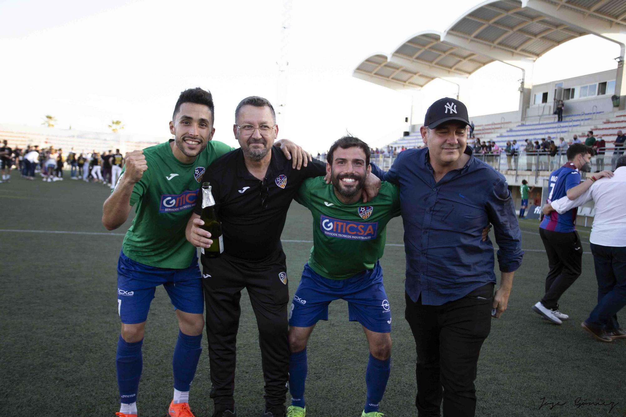 La UD Alzira celebra el ascenso a Segunda RFEF