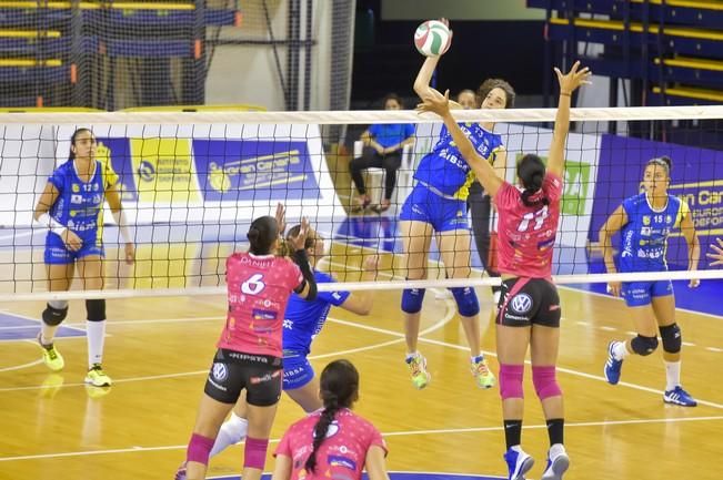 Partido de voleibol femenino entre IBSA y Haris