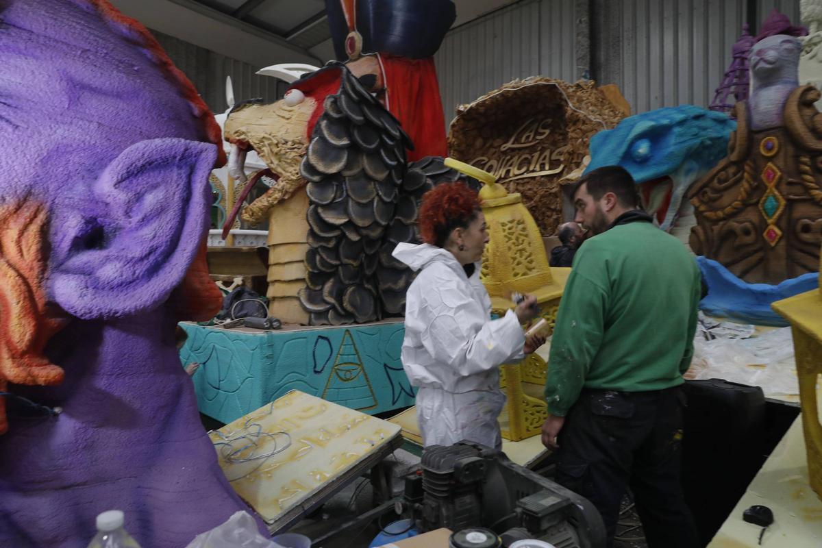 EN IMÁGENES: El jurado del Descenso de Galiana visita las naves del Antroxu