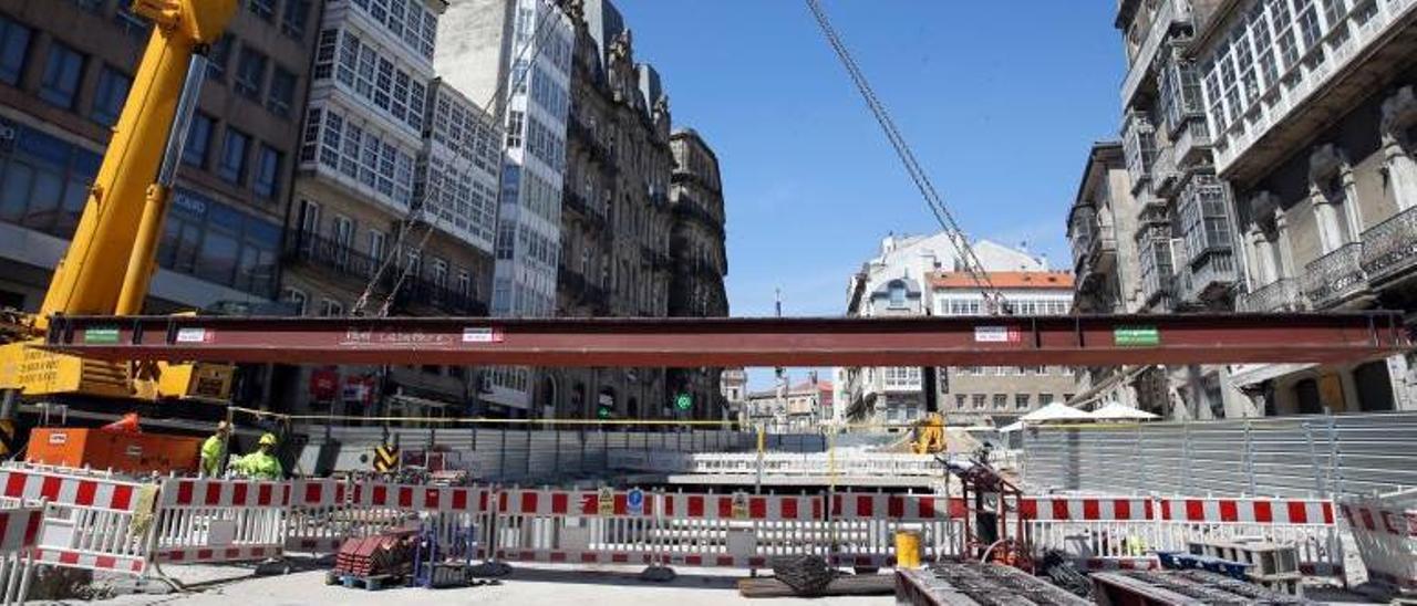 Obras de peatonalización de la Porta do Sol.