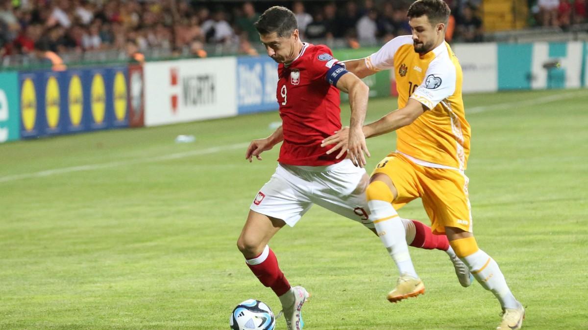 Robert Lewandowski marca, pero Polonia pierde