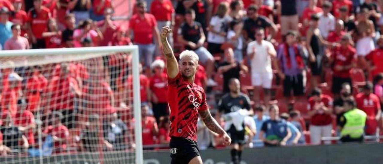 Maffeo celebra con el puño en alto la victoria ante el Almería.