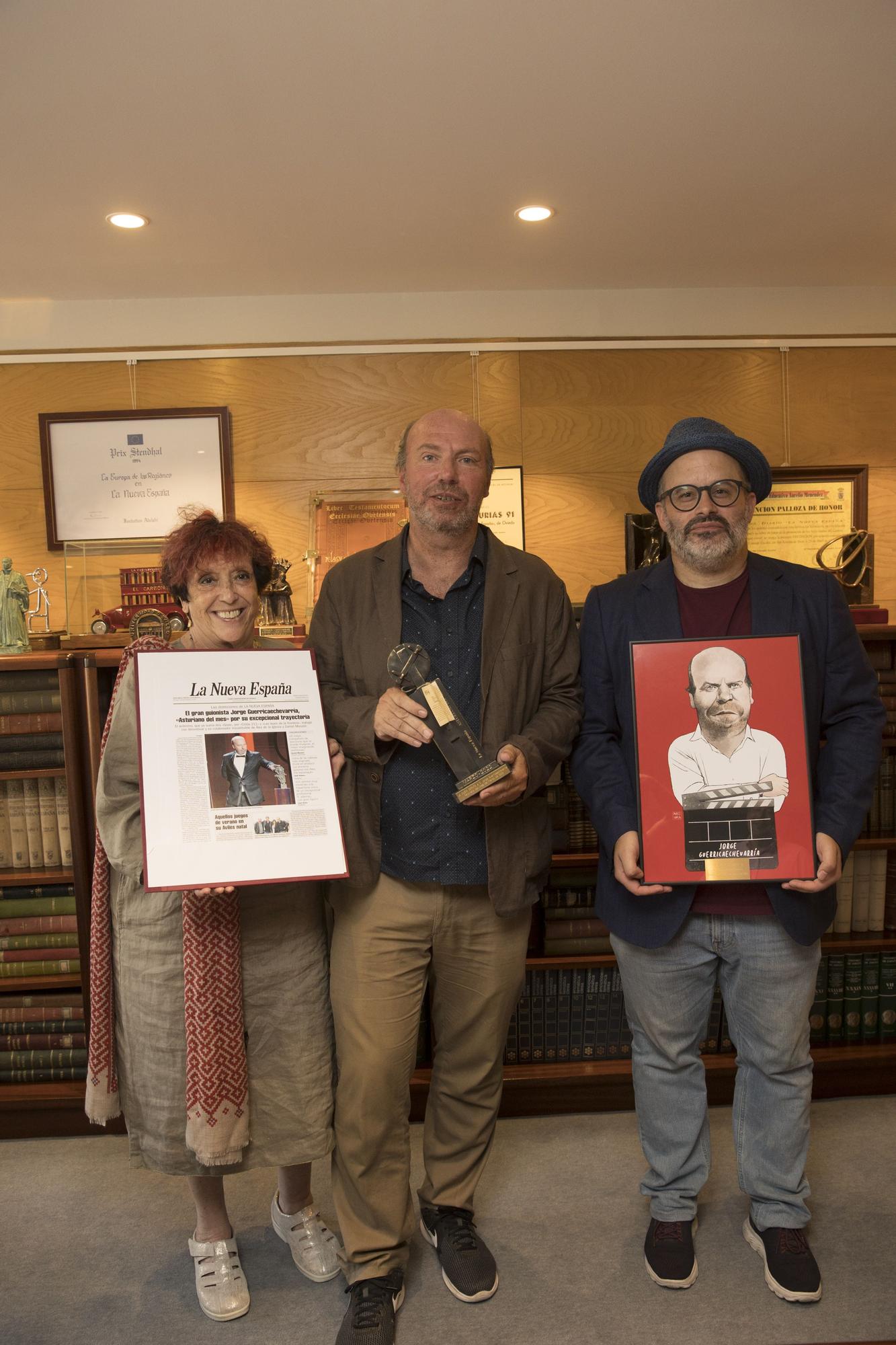 En imágenes: Entrega del "Asturiano del mes" al guionista avilesino Jorge Guerricaechevarría