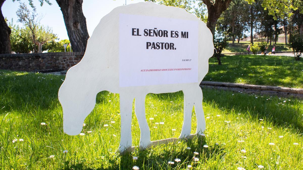 Una oveja con el texto recogido en el Salmo 22.