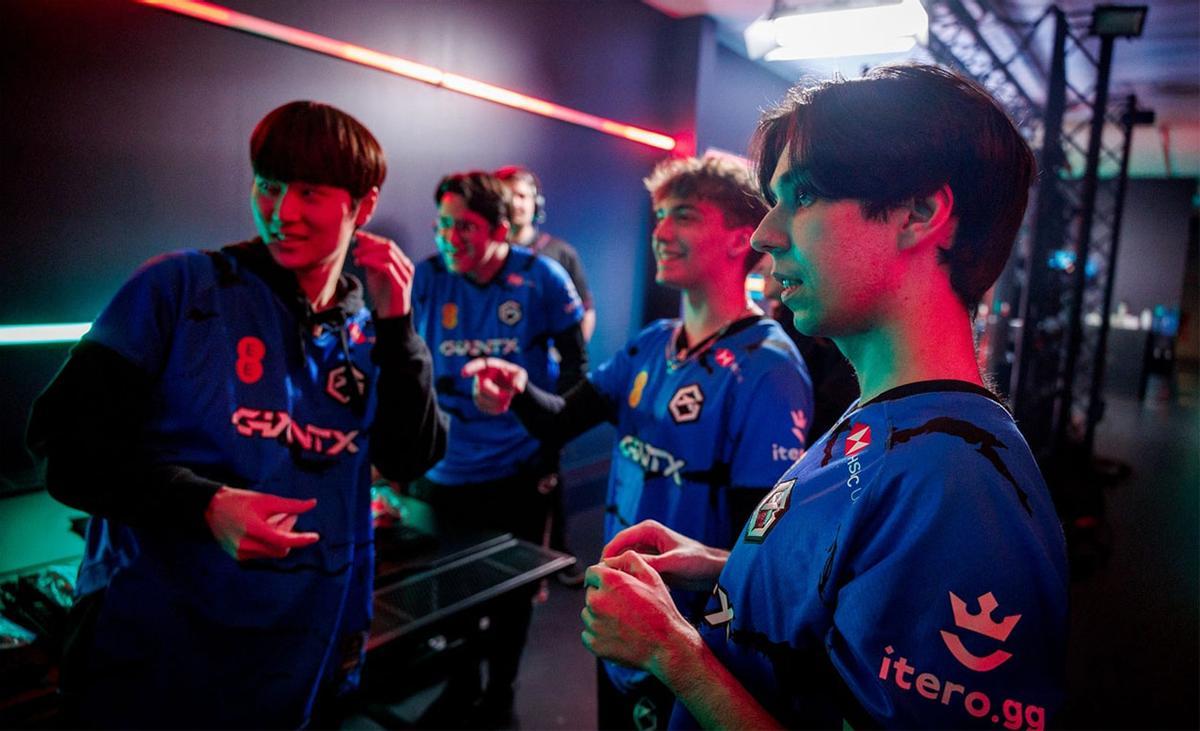 Team Heretics mantiene el ritmo mientras KOI y GIANTX se hunden.