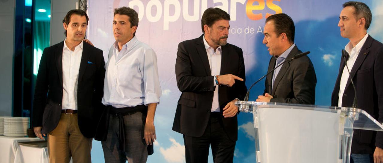 Pablo Casado aterriza en Alicante con un PP crecido