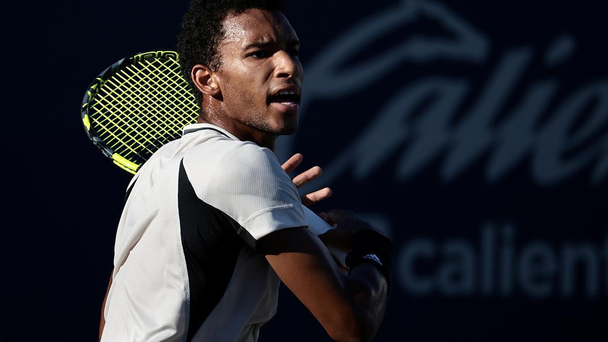 Un instante del Hernández - Auger-Aliassime en el Abierto de Los Cabos.