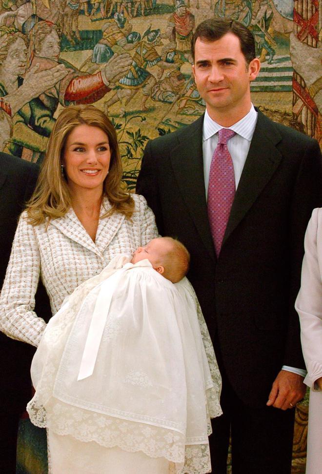 La reina Letizia y el rey Felipe VI en el bautizo de la princesa Leonor