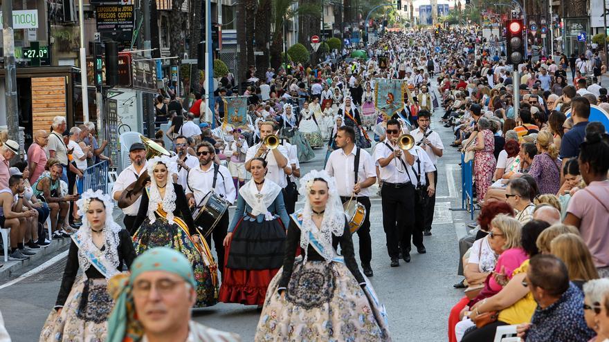 Olivares propone adelantar la Entrada de Bandas de Hogueras para no coincidir con las fiestas de Elda