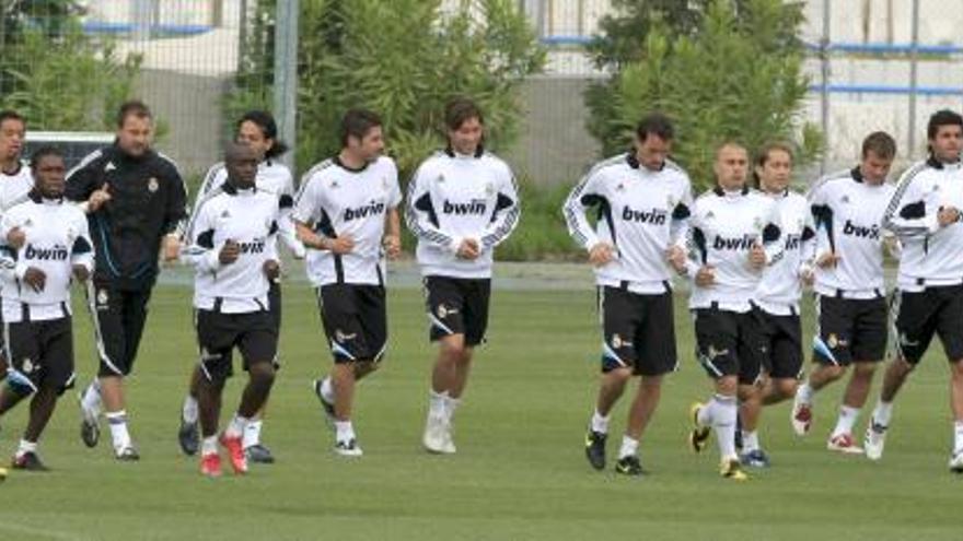 La plantilla del Real Madrid se ejercita en la ciudad deportiva de Valdebebas.
