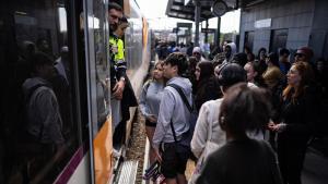 Catalunya disposarà d’un botó lila digital a tot el transport públic el 2027 contra la violència masclista