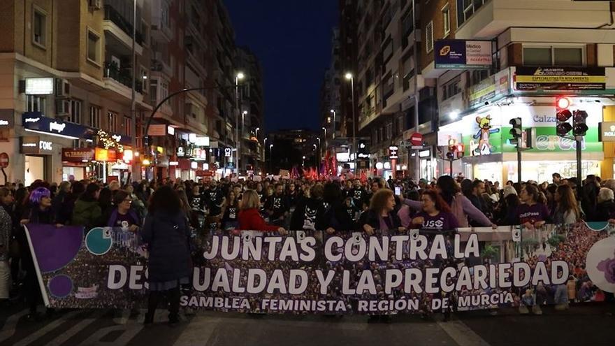 La lucha feminista tiñe de lila las calles de la Región