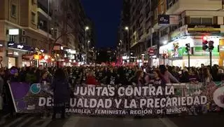 La lucha feminista tiñe de lila las calles de la Región