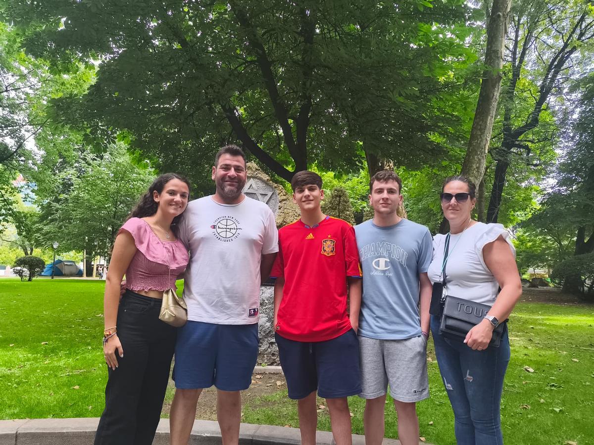 Por la izquierda, Ángela García, Manuel García, Álvaro García, Manuel García hijo y María José López.