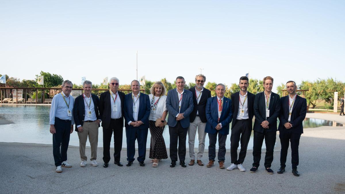 Alguns dels assistents a la celebració dels 50 anys de La Ballena Alegre.