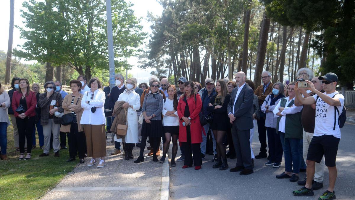 Participantes en el acto desplegado en la isla meca.