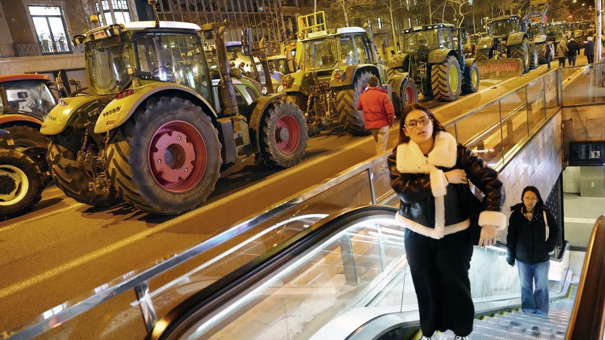 Centenares de tractores de la marcha agrícola en Barcelona