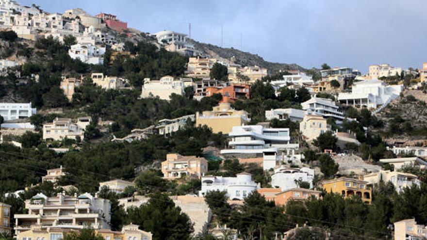 Las Cortes instan al Consell a facilitar el PAI de la sierra de Bernia