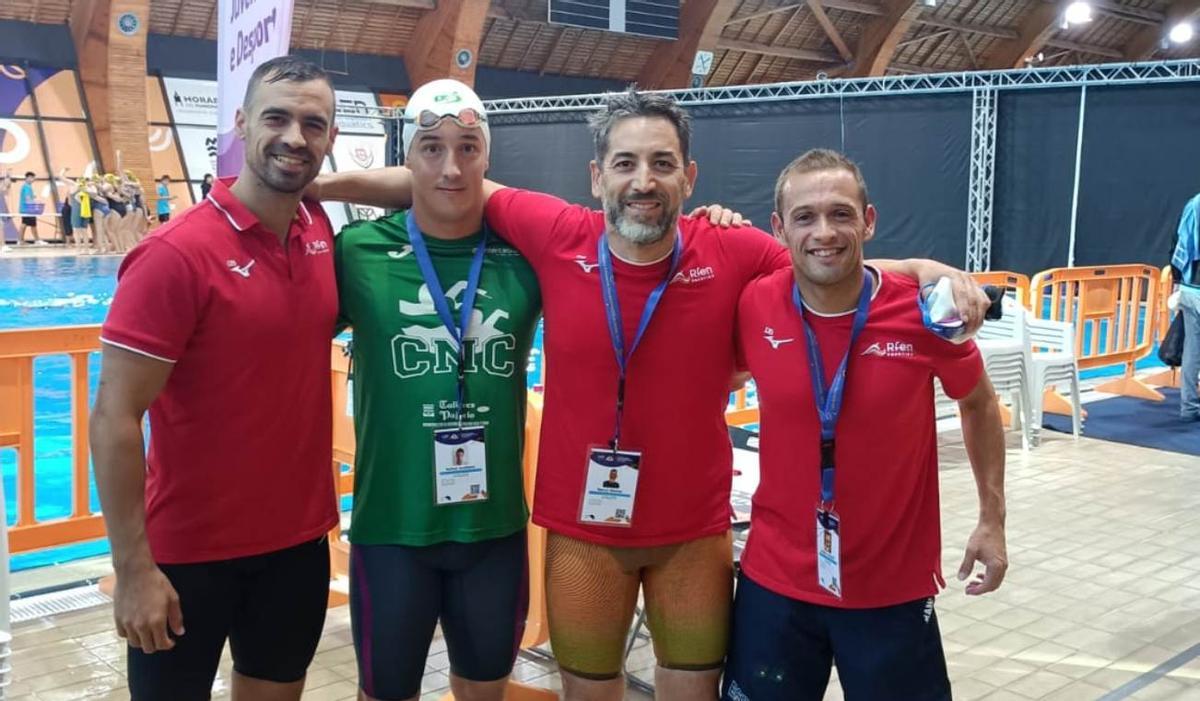 Cristian Gómez, Rafa Sánchez, Marco Castilla y Pedro Serrano, nadadores de uno de los relevos del Natación Córdoba.
