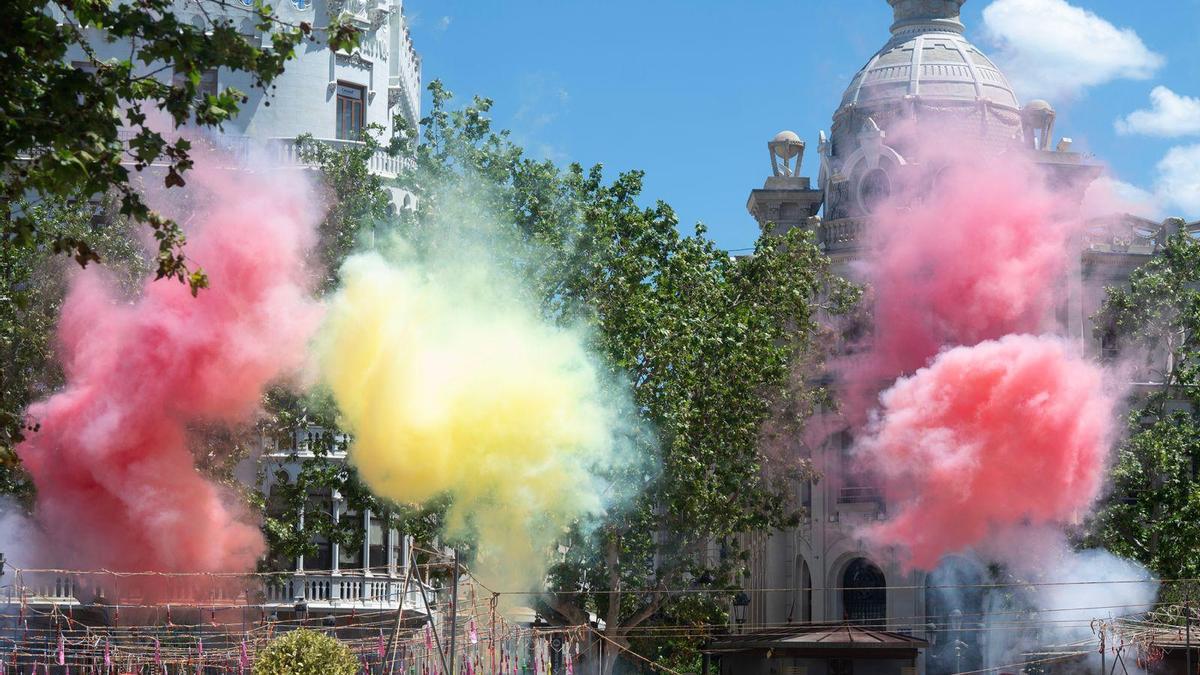 La pólvora vuelve a la plaza del Ayuntamiento por tercera vez esta primavera