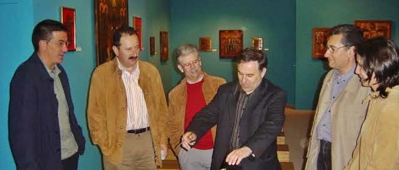 A presentación do libro no Museo Massó en 2005. De esq. a dta.: Xosé Martínez, Ramón Rocamonde, Henrique Harguindey, Salvador Castro, Xosé Manuel González “Oli” e Lucía Durán