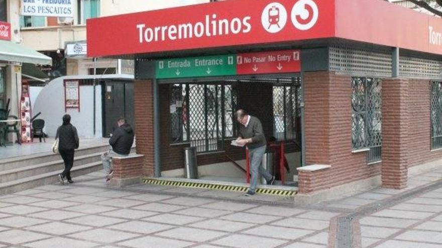 Imagen de la estación de Cercanías situada en el corazón de Torremolinos.