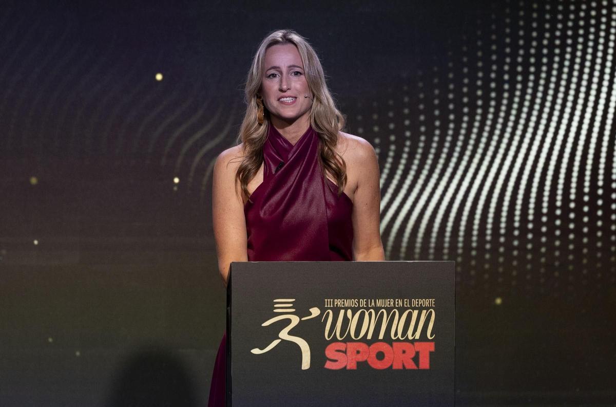 Premios Woman SPORT 2023: Montse Busquets, de RTVE, magnífica anfitriona del acto