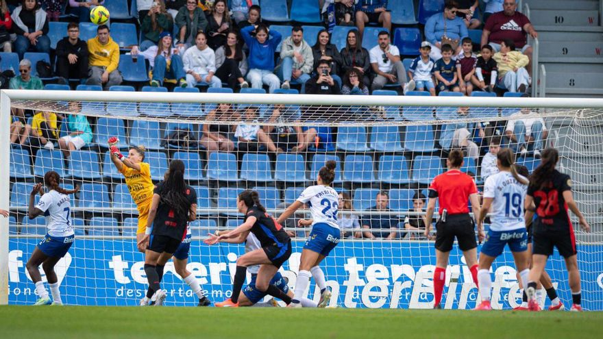 El CD Tenerife y el Costa Adeje liman asperezas para el uso compartido del Heliodoro Rodríguez López