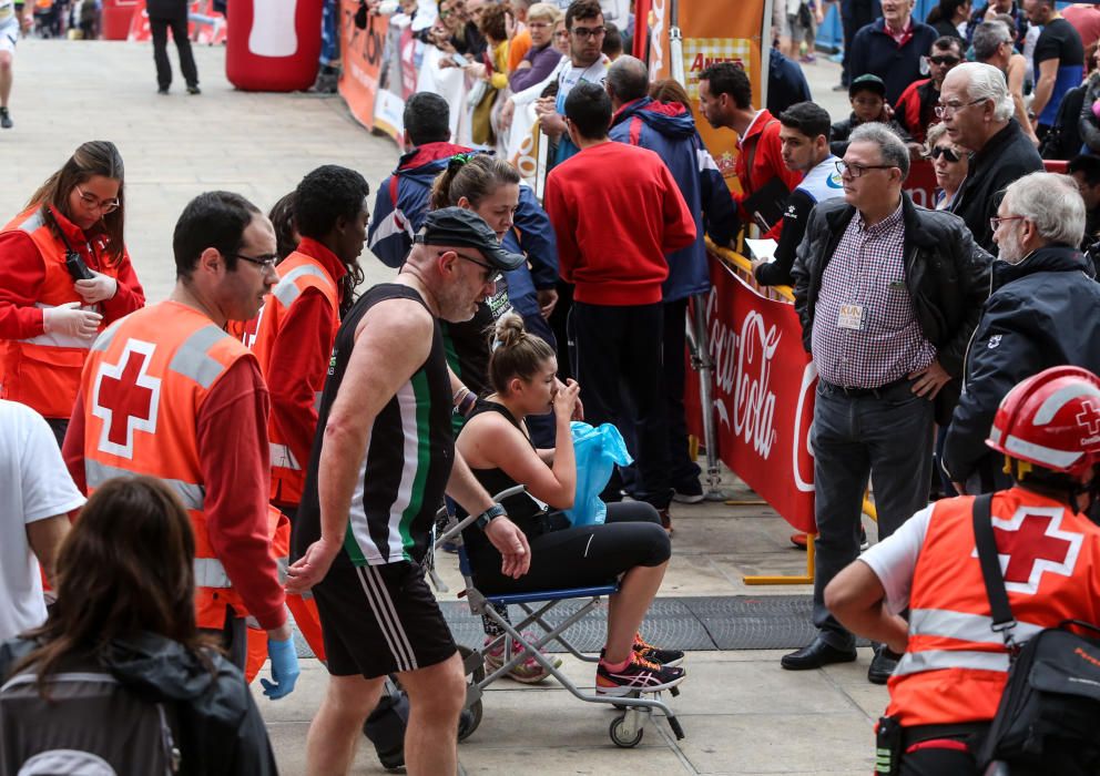 Los veteranos atletas triunfan en la prueba de Benidorm que reunió a más de 2.500 deportistas.