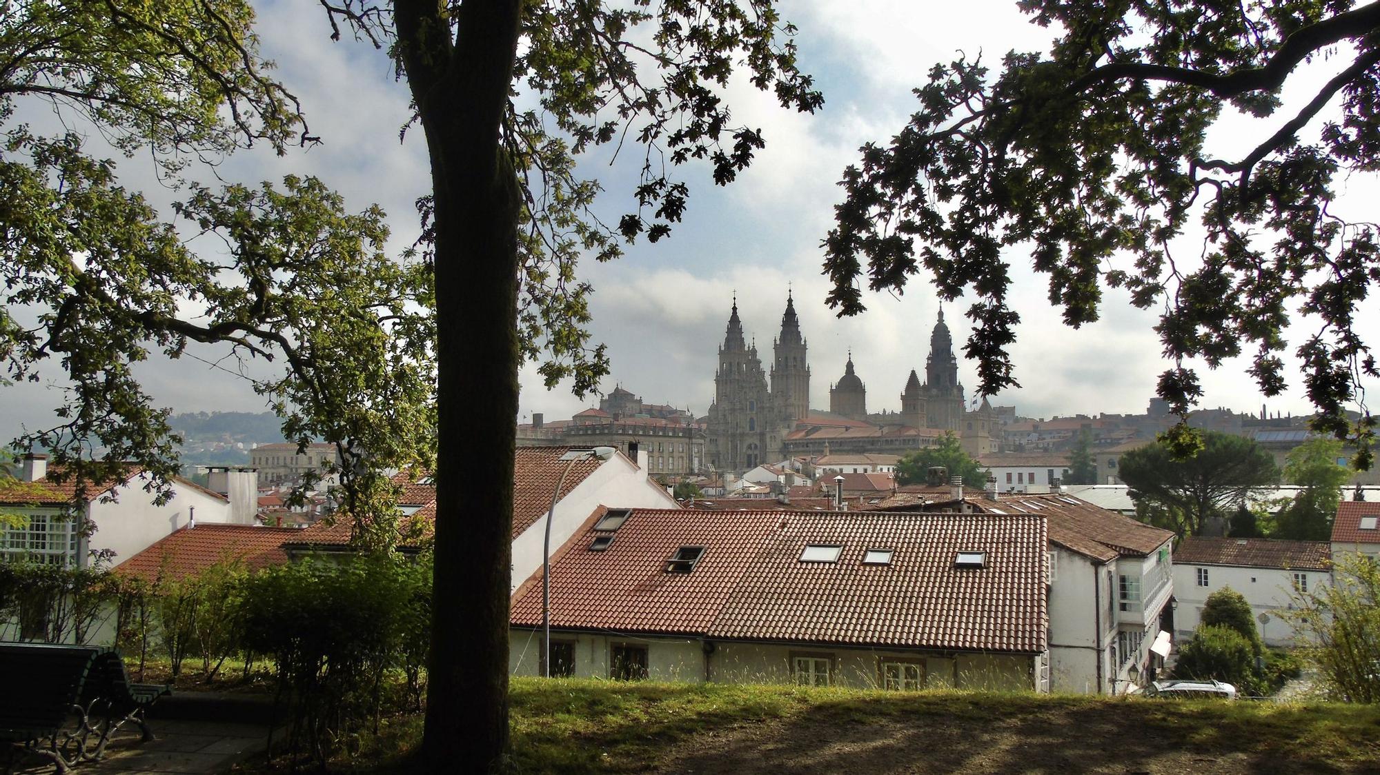 Vistas desde el Parque da Alameda en Santiago de Compostela, A Coruña, Galicia.