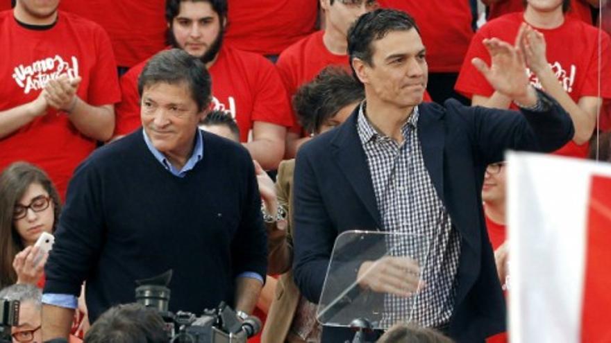 Sánchez insta a Rajoy a pisar la calle