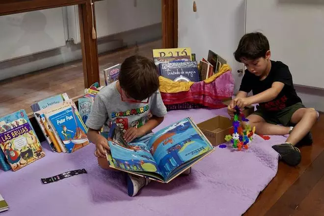 Varitas, conjuros y libros: una original escuela de hechicería inculca la magia de la lectura a los menores de Zamora