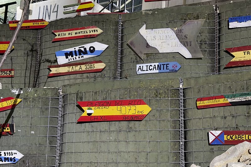 La ministra Robles visita a los soldados de la Brigada X en Líbano