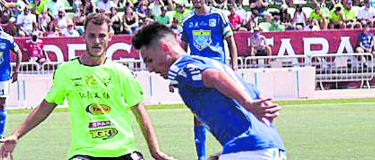 David Ramírez con el balón.